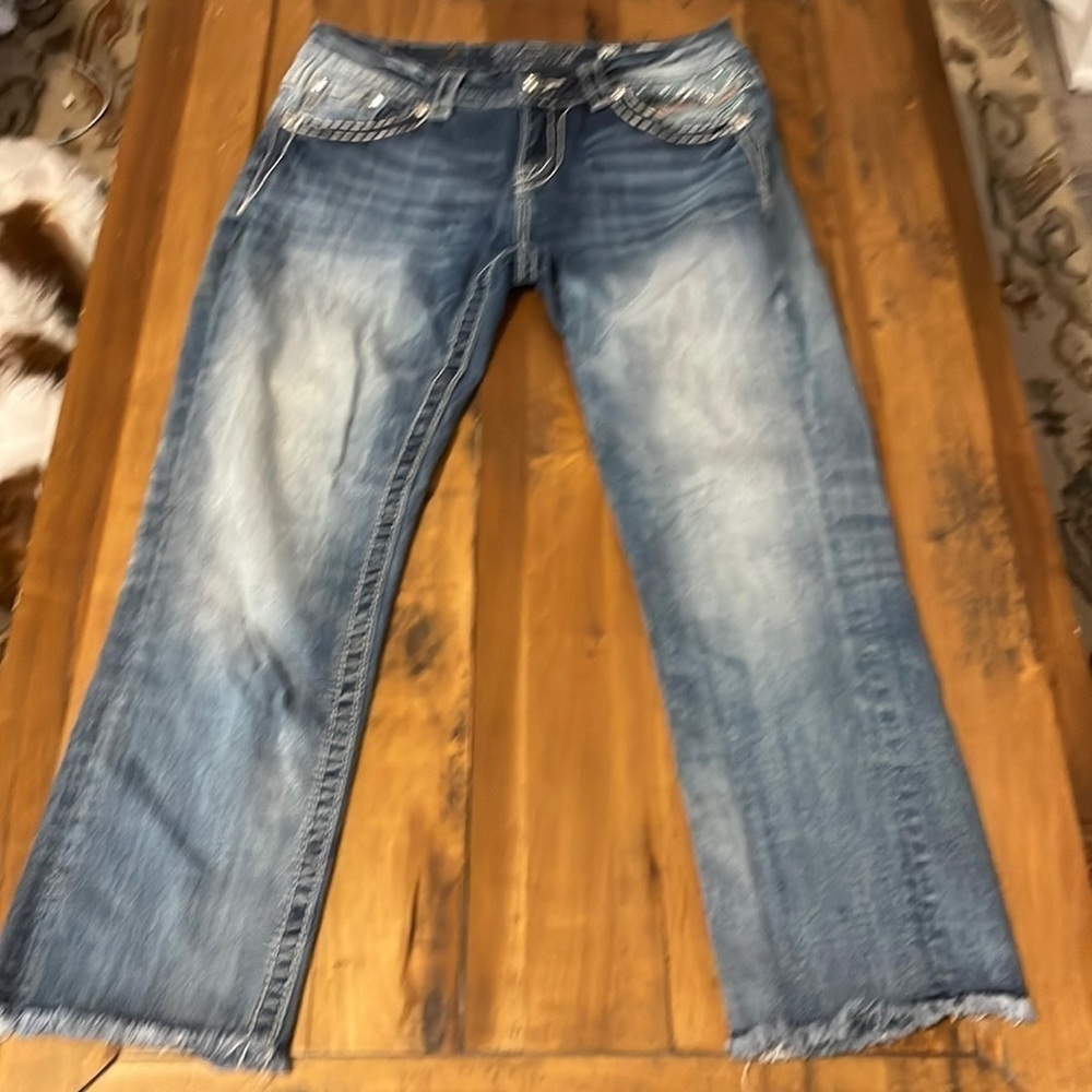 MISS Me Mid Rise Easy Cropped Jeans Size 28